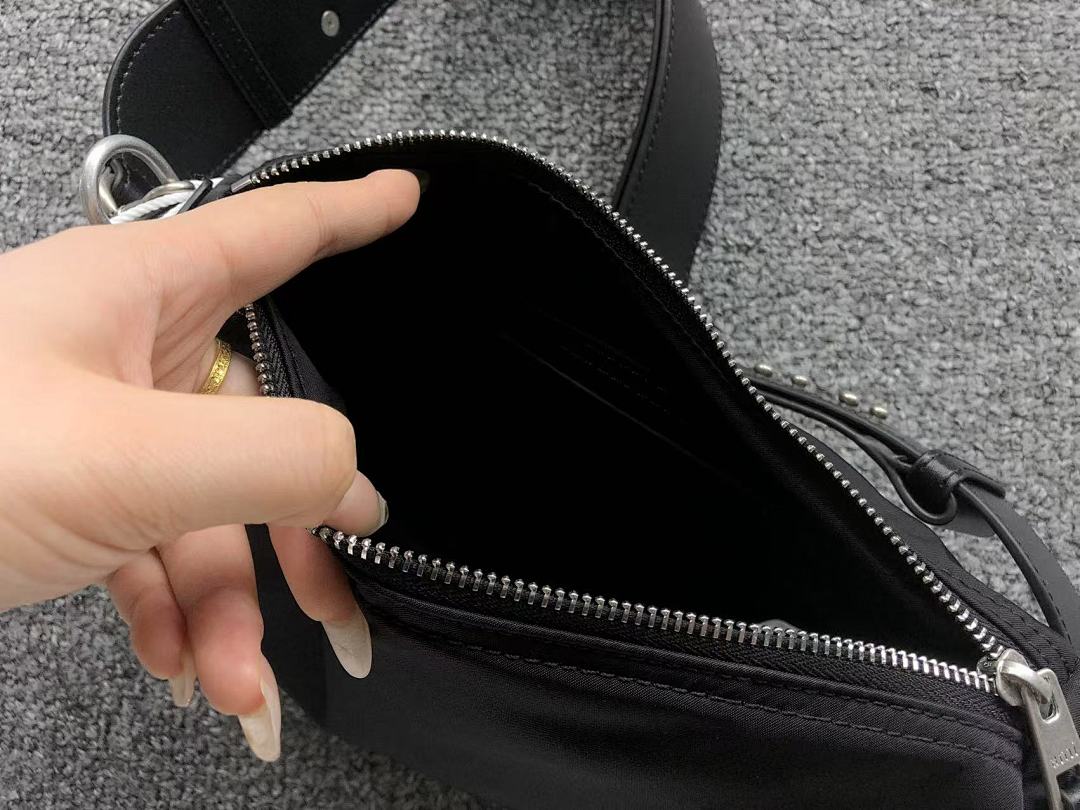AMI 265 AMI BAG 4107220175 (Long 29CM* Wide 9CM* High 15CM) - Image 13