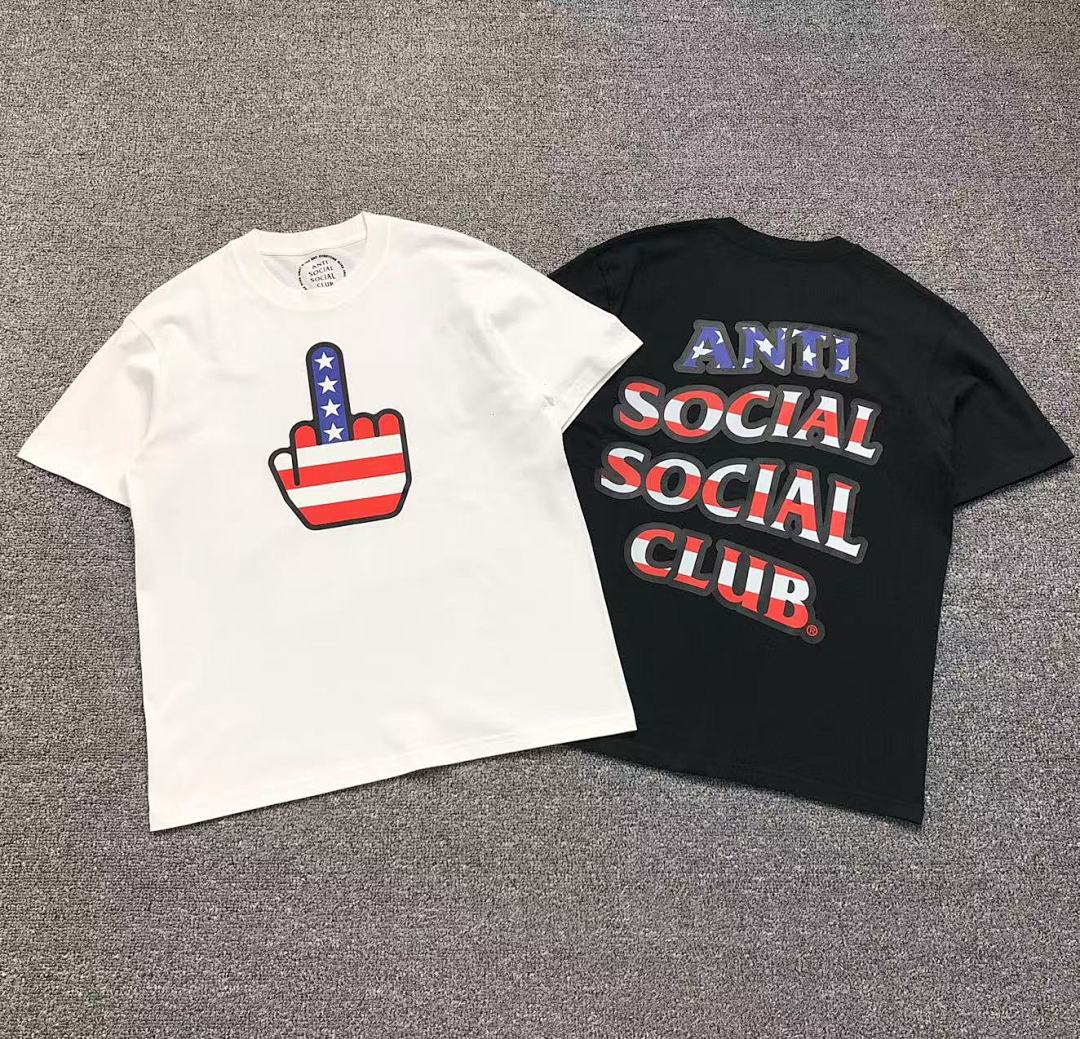 Christian Louboutin 85 ANTI SOCIAL CLUB T-SHIRT