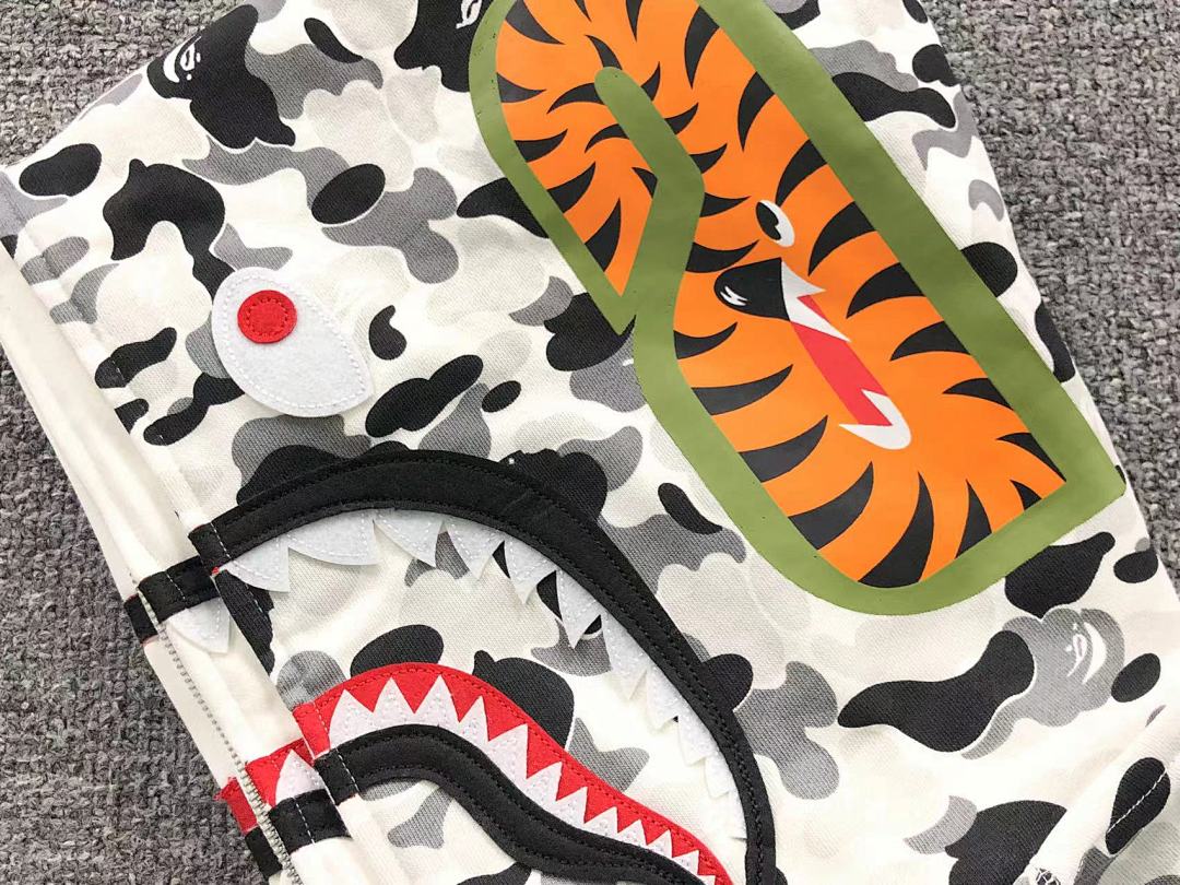 Bape 298 BAPE HOODIE 312200211 (Im 170Cm 57Kg I Wear sizeM In The Phot) - Image 12