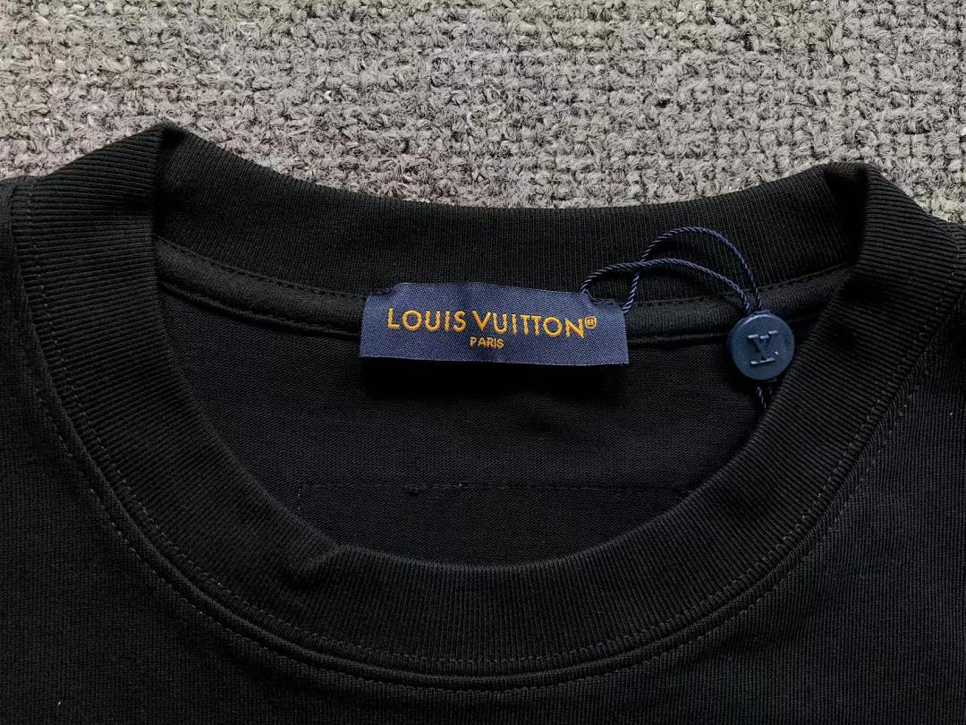 Louis Vuitton 115 L⭐ T-SHIRT 3111270221 (Im 170Cm 55Kg I Wear Size S In The Phot) - Image 17