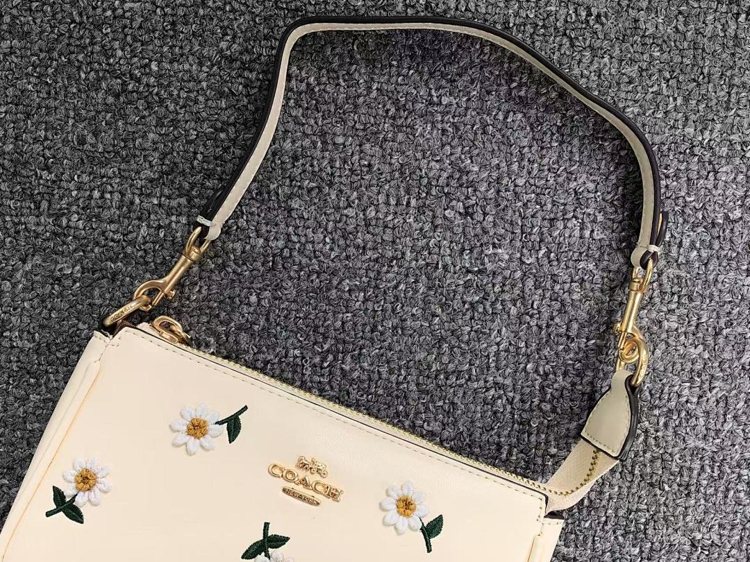 Coach 135 C⭐A⭐H BAG 4105051575 (Long 19CM* Wide 5CM*12CM) - Image 9