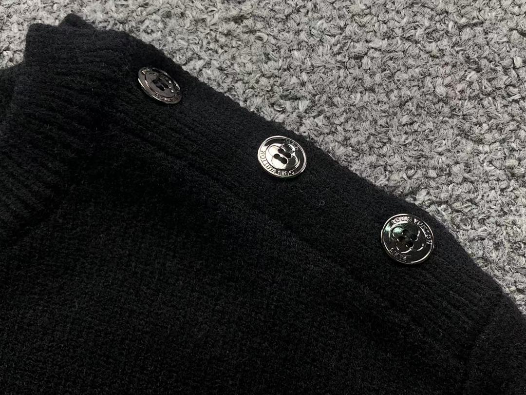 Louis Vuitton 208 L⭐ SWEATER 42030213156 (Im 172Cm 55Kg I Wear Size S In The Phot) - Image 17