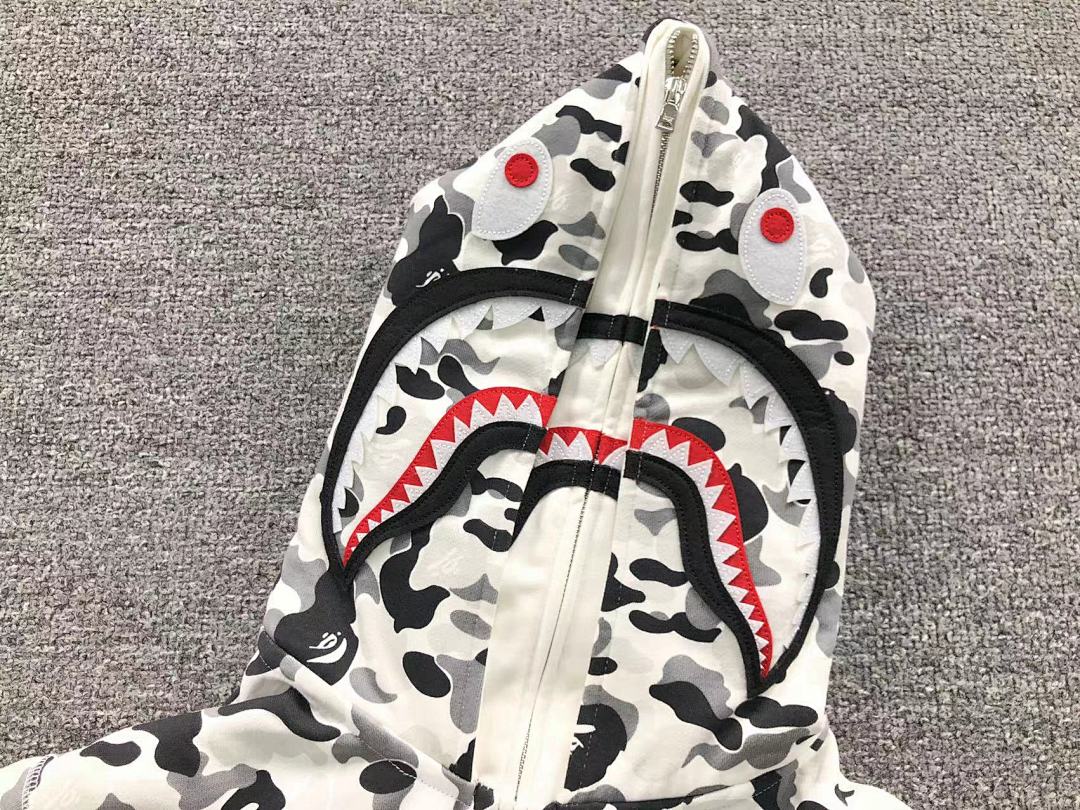 Bape 298 BAPE HOODIE 312200211 (Im 170Cm 57Kg I Wear sizeM In The Phot) - Image 9