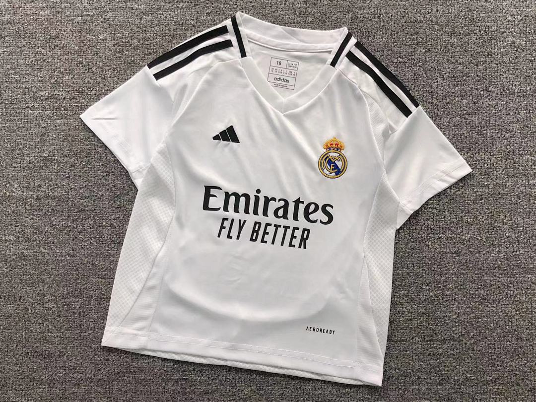 Chanel 68 FOOTBALL T-SHIRT SHORTS - Image 7