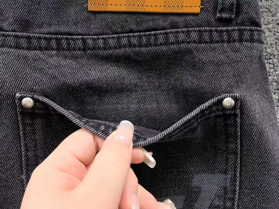 Louis Vuitton 195 L⭐ - Image 11