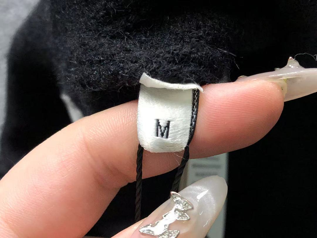 AMI 168 AMI SWEATER 21101104125 (Im 170Cm 60Kg I Wear Size M In The Phot) - Image 31