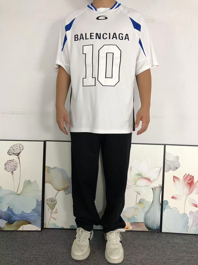 Balenciaga 118 B⭐L⭐⭐⭐IA⭐A T-SHIRT 4207090498 (Im 170Cm 60Kg I Wear Size Min The Phot) - Image 3