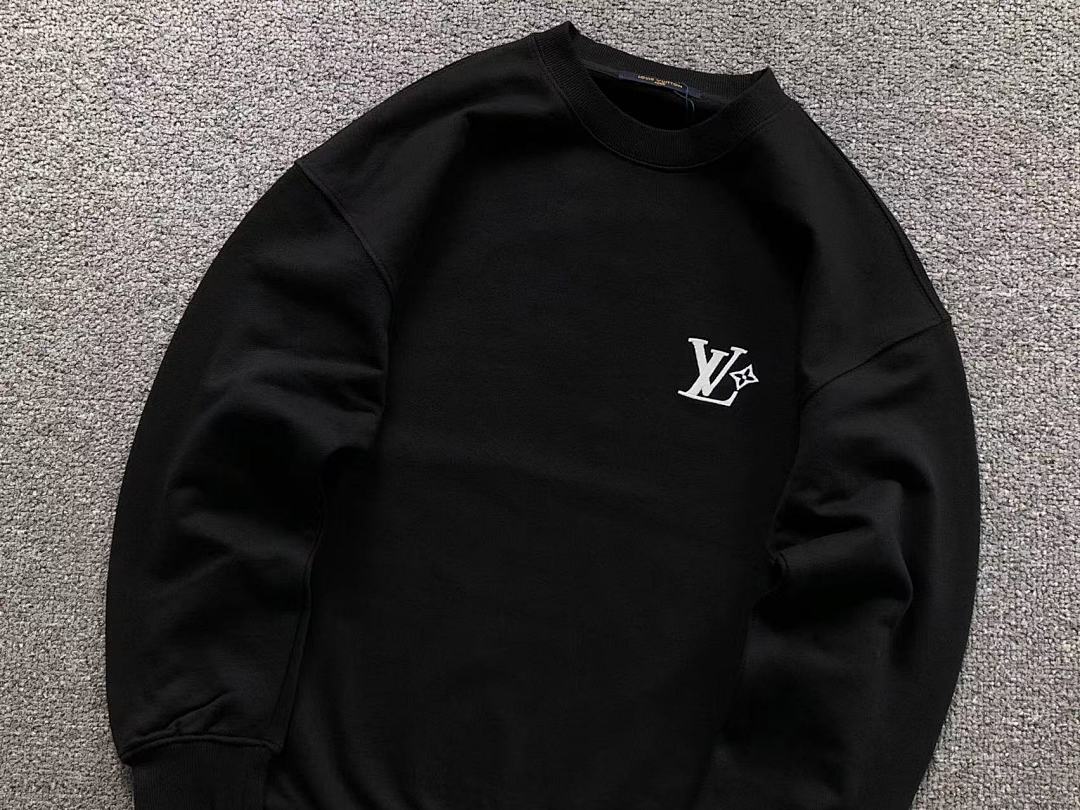 Louis Vuitton 165 L⭐ HOODIE 510102781 (Im 170Cm 60Kg I Wear Size S In The Phot) - Image 9