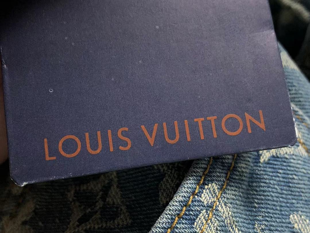 Louis Vuitton 208 L⭐ - Image 27