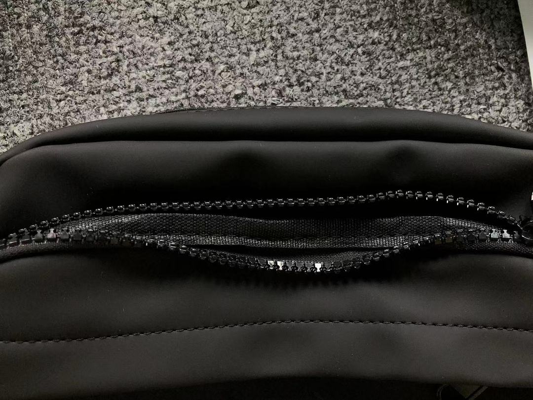 Fear of God 85 FOG BAG 5253006179 (Long 23CM* Wide 10CM* High 17CM) - Image 12