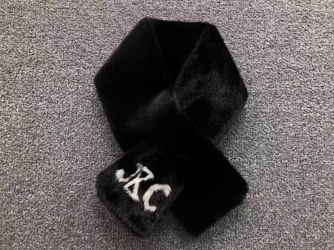 Celine 118 C⭐L⭐⭐E SCARF - Image 15