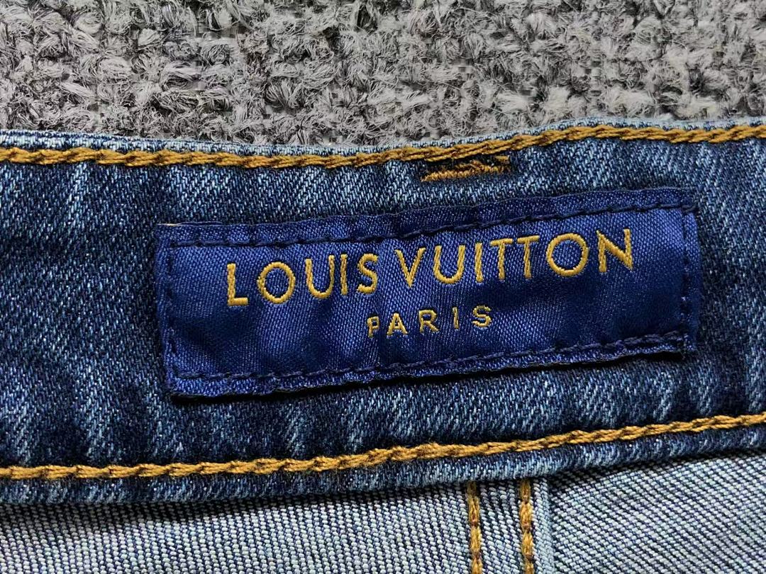 Louis Vuitton 215 L⭐ - Image 23