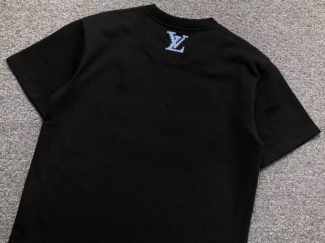 Louis Vuitton 138 L⭐ T-SHIRT 412011421 (Im 170Cm 60Kg I Wear Size S In The Phot) - Image 17