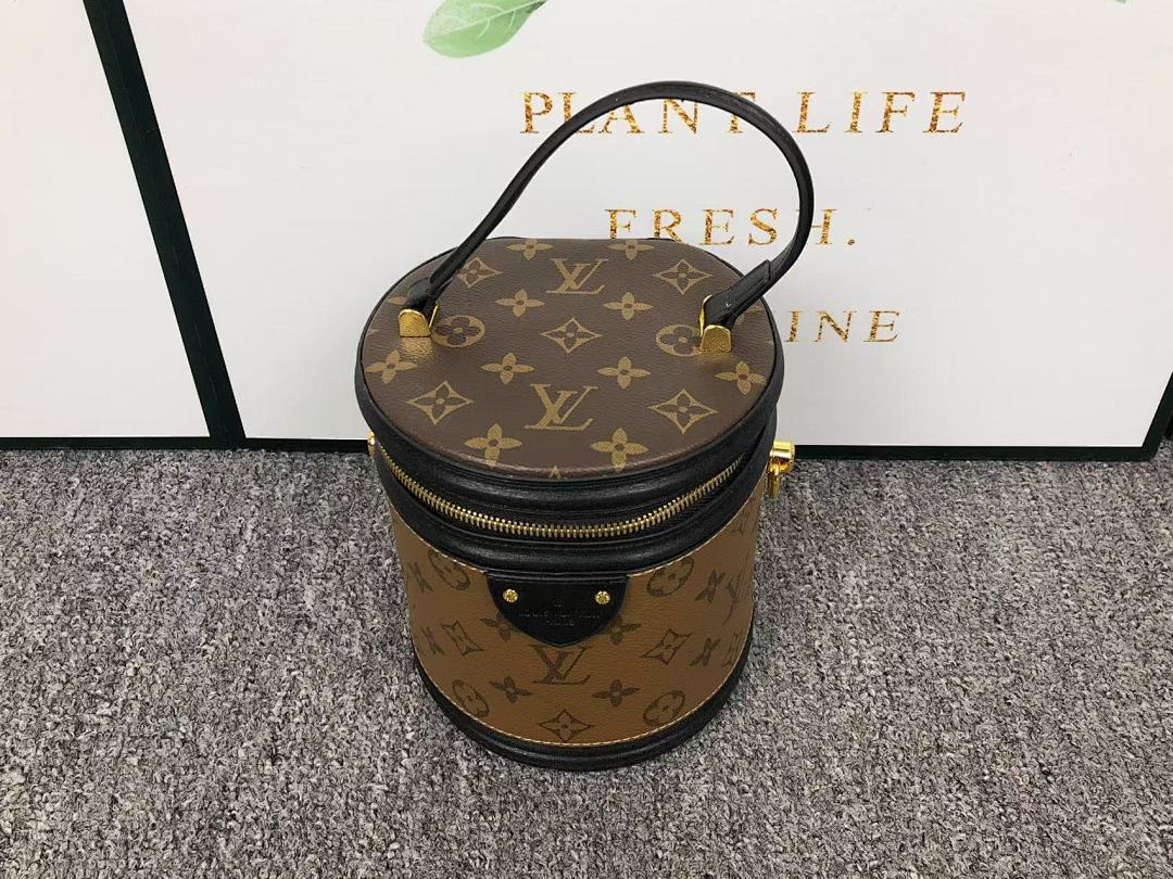 Louis Vuitton 468 L⭐ BAG 412166024 (Long 15CM* Wide 14CM* High 18CM) - Image 3