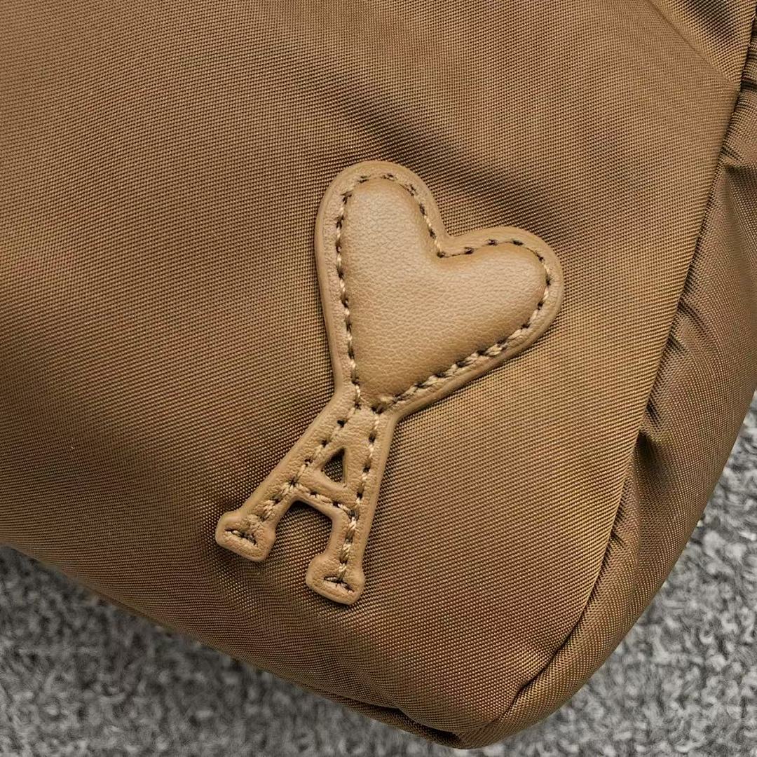 AMI 265 AMI BAG 4107220175 (Long 29CM* Wide 9CM* High 15CM) - Image 10