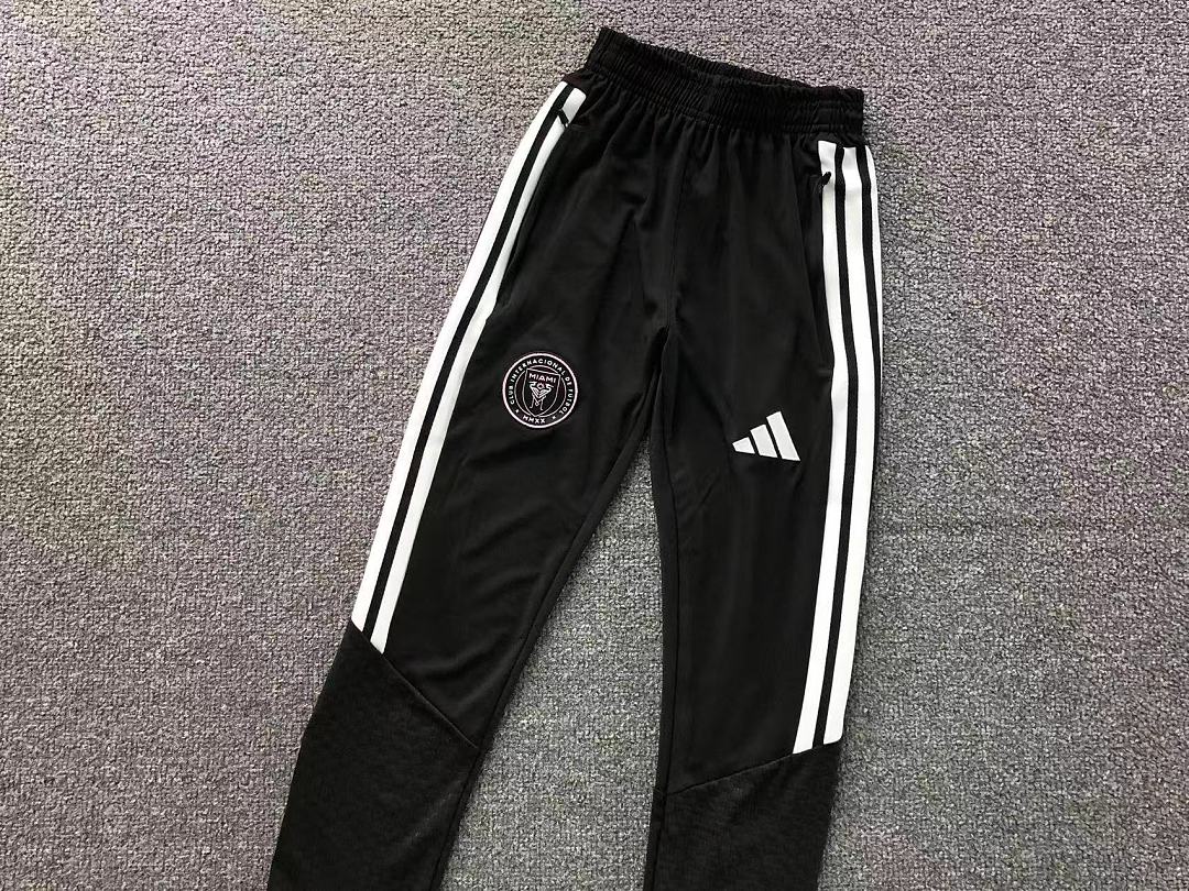Chanel 135 FOOTBALL LONG SLEEVED TROUSERS - Image 21