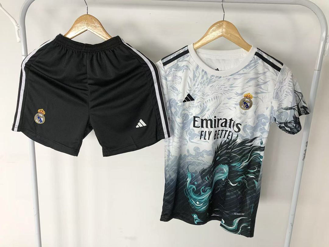 Chanel 68 FOOTBALL T-SHIRT SHORTS - Image 27