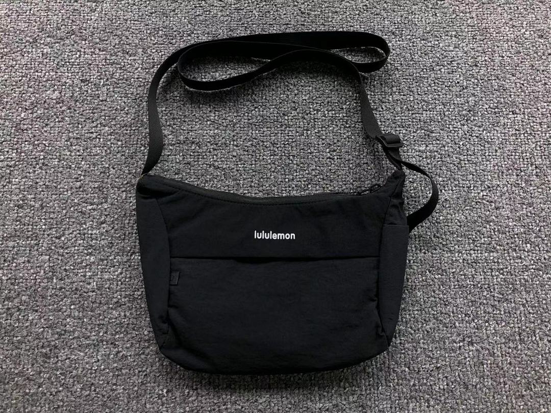 On Running 138 LULULEMON BAG 4106031277 (Long 23CM* Wide 5CM* High 16CM) - Image 4