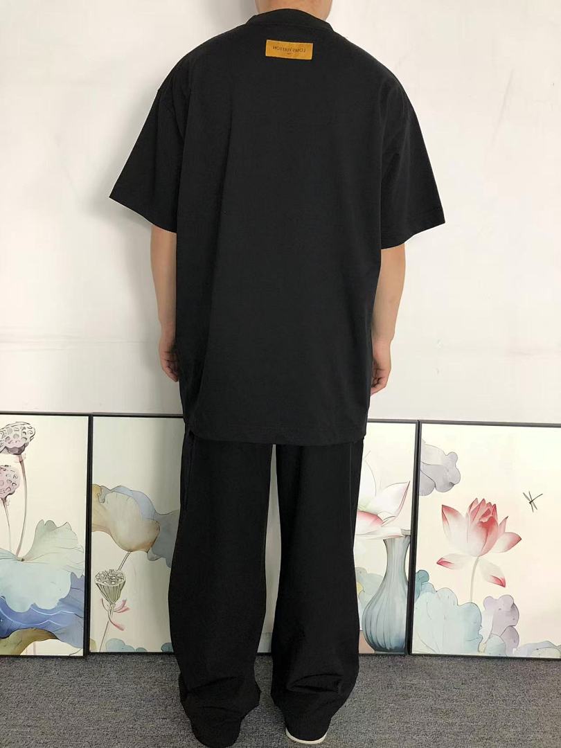 Louis Vuitton 108 L⭐ T-SHIRT 42013109133 (Im 170Cm 60Kg I Wear Size 2XL In The Phot) - Image 4