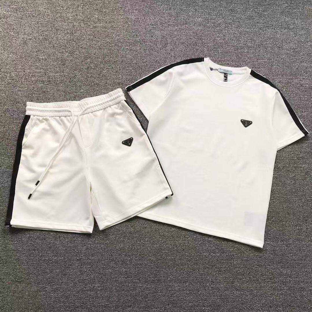 Prada 218 P⭐A⭐A T-SHIRT