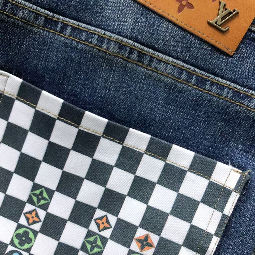 Louis Vuitton 235 L⭐ - Image 15