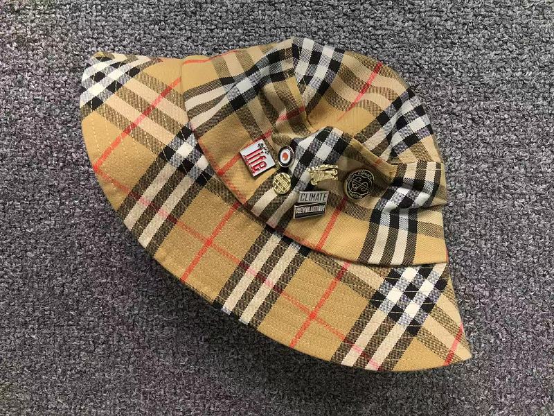 Burberry 82 B⭐R⭐E⭐RY, photo 1
