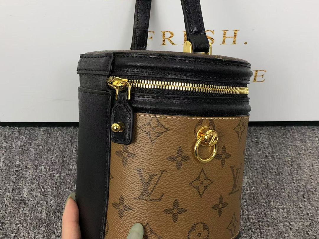 Louis Vuitton 468 L⭐ BAG 412166024 (Long 15CM* Wide 14CM* High 18CM) - Image 14