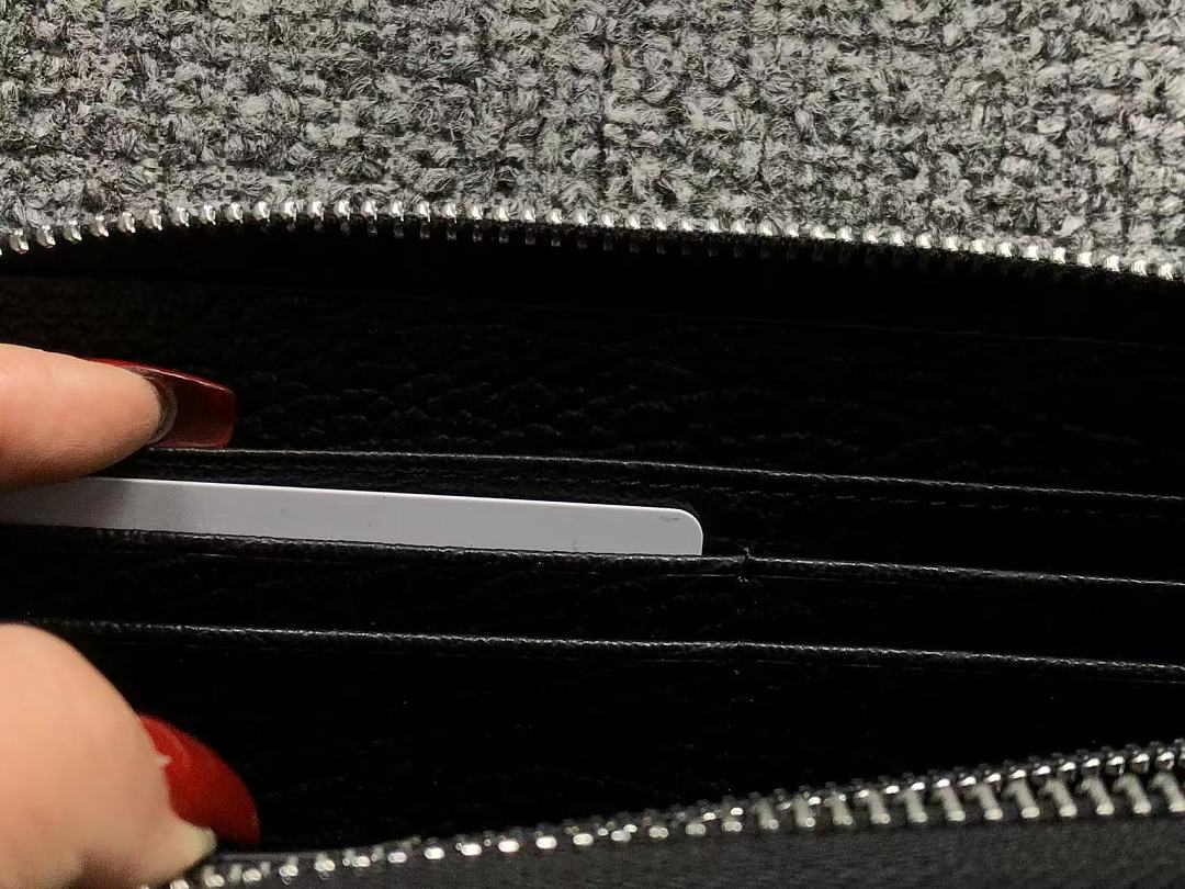 On Running 185 MAISON MARGIELA BAG 3206182421 (Long 20CM* Wide 3CM* High 10CM) - Image 10