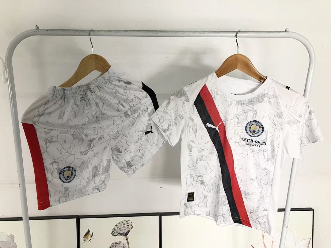 Chanel 75 FOOTBALL CHILD SHORTS T-SHIRT - Image 28