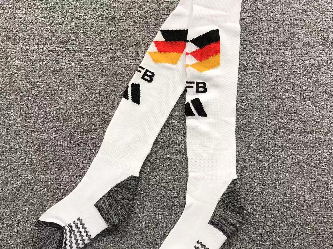 Chanel 39 FOOTBALL SOCKS - Image 3