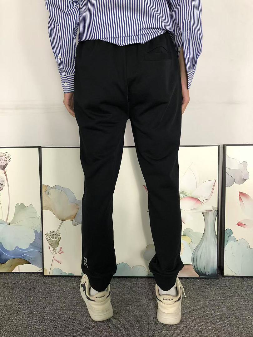 On Running 129 ON TROUSERS 12960430 (Im 170Cm 60Kg I Wear Size M In The Phot) - Image 4