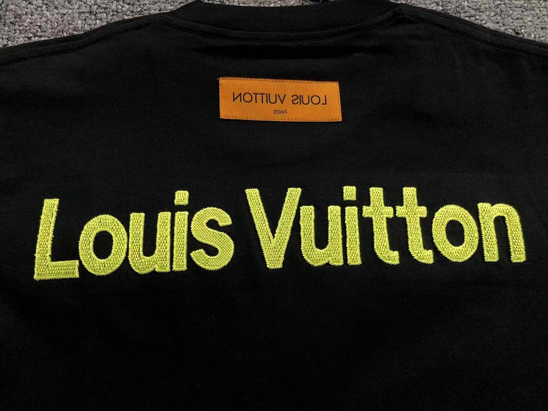 Louis Vuitton 115 L⭐ T-SHIRT 520120820 (Im 170Cm 60Kg I Wear Size S In The Phot) - Image 16
