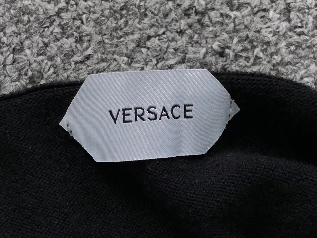 Versace 258 V⭐⭐SA⭐E SWEATER 3209041021 (Im 170Cm 60Kg I Wear Size M In The Phot) - Image 11