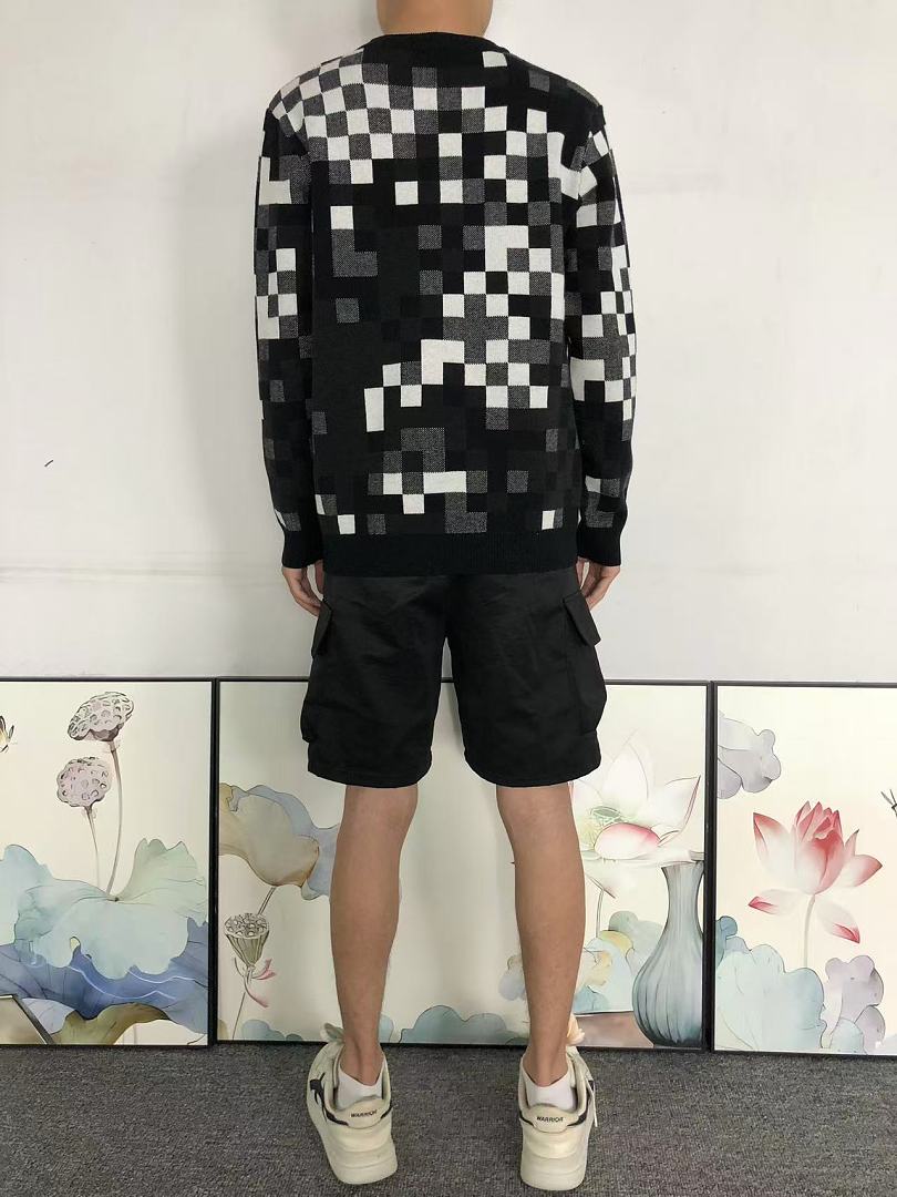 Louis Vuitton 208 L⭐ SWEATER 3208160221 (Im 170Cm 60Kg I Wear Size M In The Phot) - Image 4