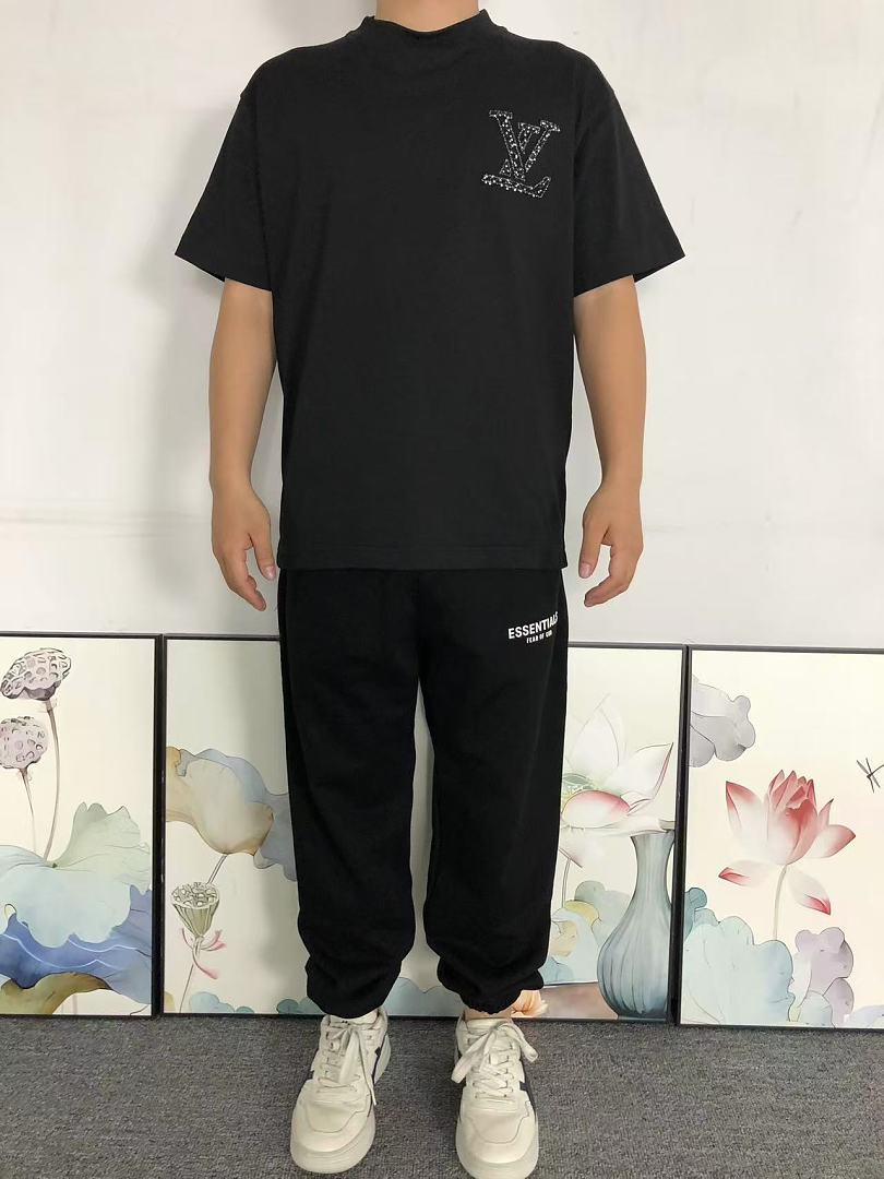 Louis Vuitton 108 L⭐ T-SHIRT 525221381 (Im 170Cm 60Kg I Wear Size S In The Phot) - Image 3