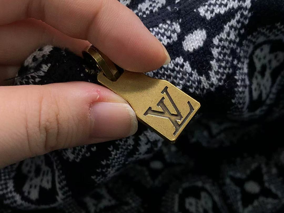 Louis Vuitton 628 L⭐ SWEATER 5208241205 (Im 170Cm 60Kg I Wear Size M In The Phot) - Image 15