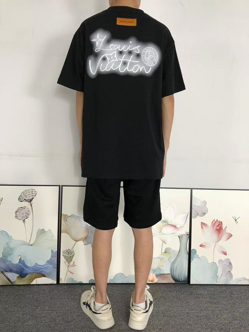 Louis Vuitton 118 L⭐ T-SHIRT 125413137 (Im 170Cm 60Kg I Wear Size L In The Phot) - Image 4