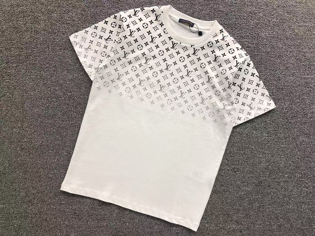 Louis Vuitton 108 L⭐ T-SHIRT 41061312126 (Im 170Cm 60Kg I Wear Size XS In The Phot) - Image 8