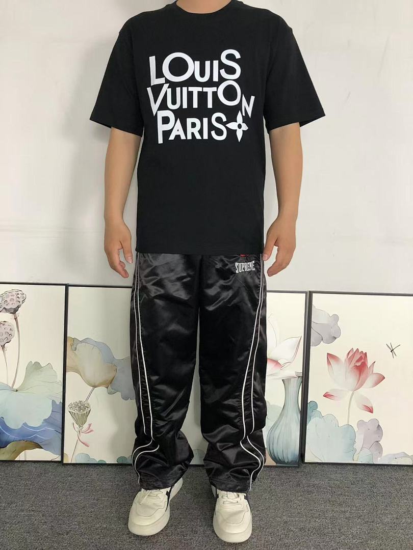 Louis Vuitton 158 L⭐ T-SHIRT 22040364001 (Im 170Cm 60Kg I Wear Size XS In The Phot) - Image 3