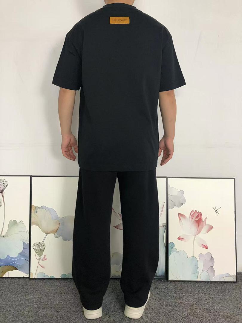 Louis Vuitton 115 L⭐ T-SHIRT 3101052321 (Im 170Cm 60Kg I Wear Size M In The Phot) - Image 4