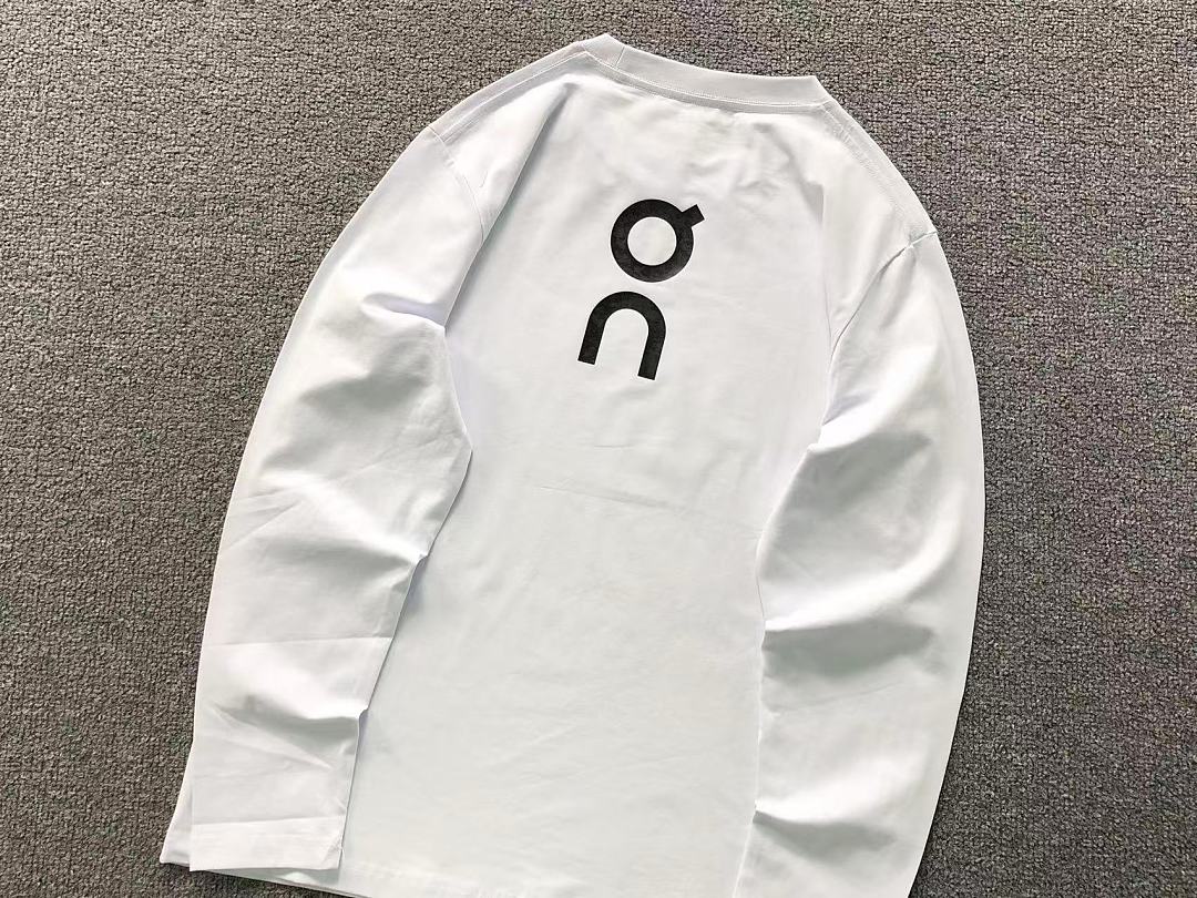 On Running 135 ON LONG SLEEVED 2208081004 (Im 170Cm 60Kg I Wear Size XL In The Phot) - Image 11