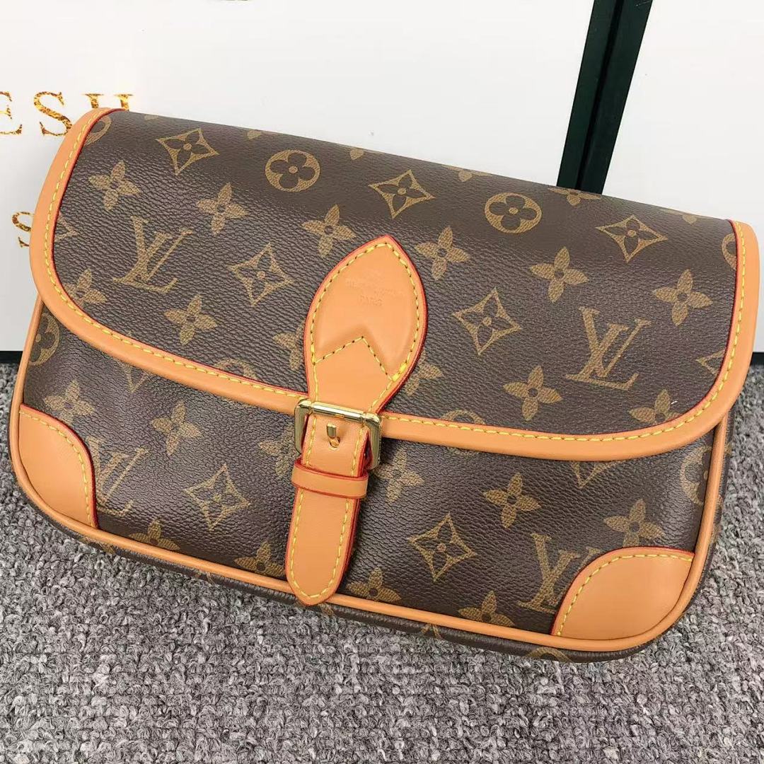 Louis Vuitton 458 L⭐ BAG 412231524 (Long 25CM* Wide 9CM* High 17CM)
