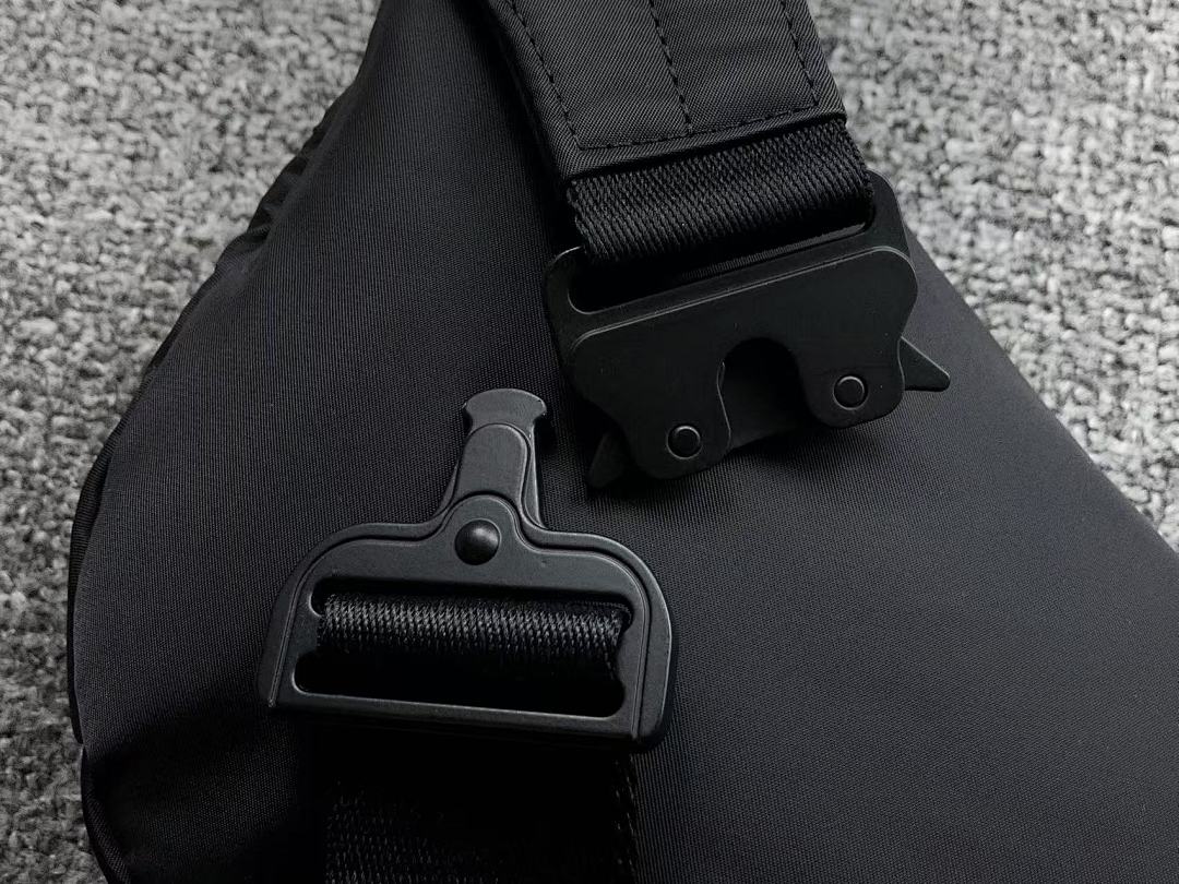 Y-3 218 Y-3 BAG 4106190475 (Long 31CM* Wide 7CM* High 17CM) - Image 13