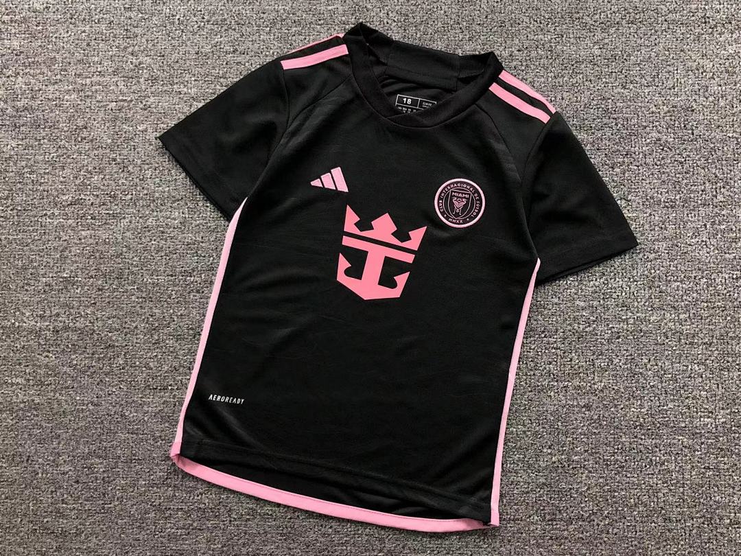 Chanel 68 FOOTBALL T-SHIRT SHORTS - Image 7