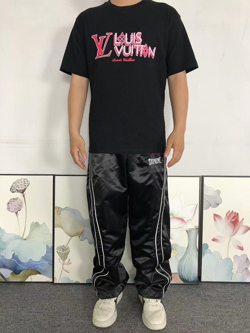 Louis Vuitton 158 L⭐ T-SHIRT 22040362001 (Im 170Cm 60Kg I Wear Size XS In The Phot) - Image 3
