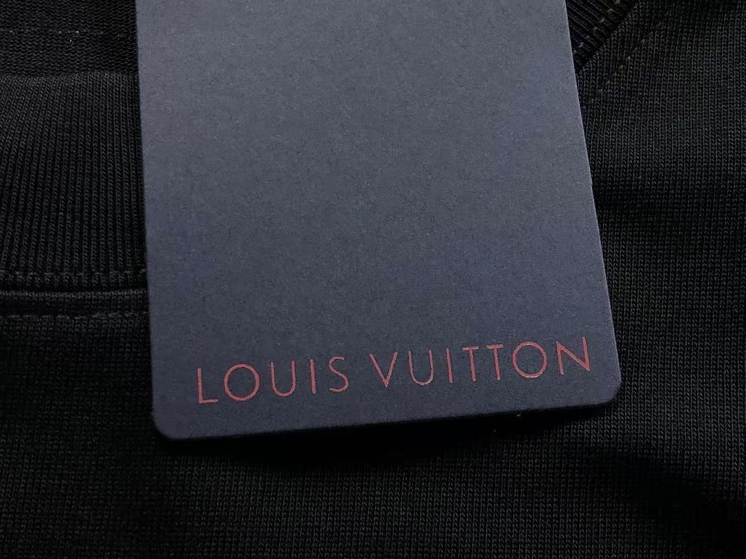 Louis Vuitton 98 L⭐ T-SHIRT 524242419 (Im 170Cm 60Kg I Wear Size M In The Phot) - Image 22