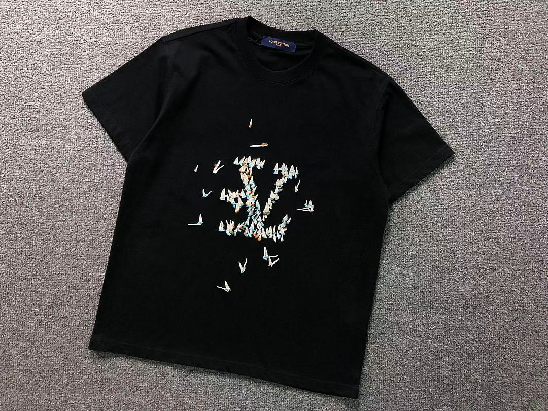 Louis Vuitton SHORTS 158 L⭐ T-SHIRT 2208020215 (Im 170Cm 60Kg I Wear Size S In The Phot) - Image 9
