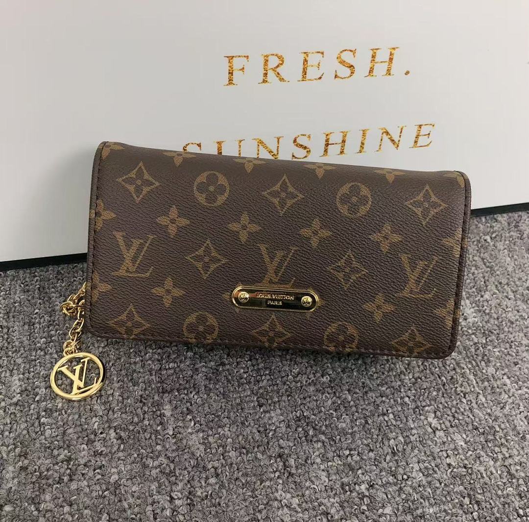 Louis Vuitton 388 L⭐ BAG 412165924 (Long 21CM* Wide 5CM* High 11CM)