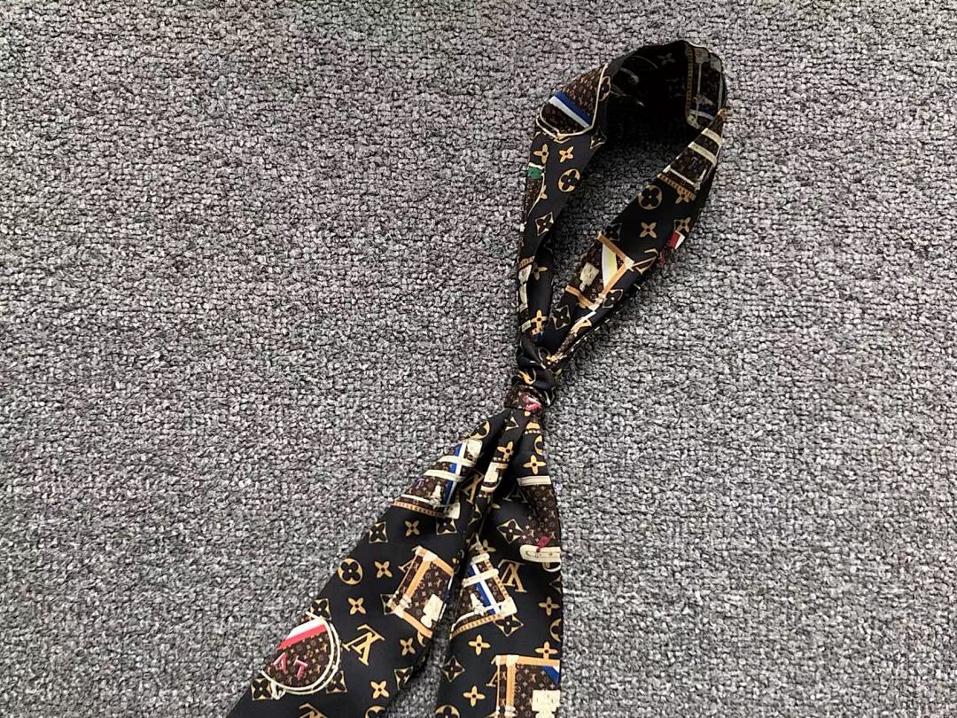 Gucci 68 G⭐C⭐I SCARF 5112810102 (Long 116CM* Wide 8CM*) - Image 4