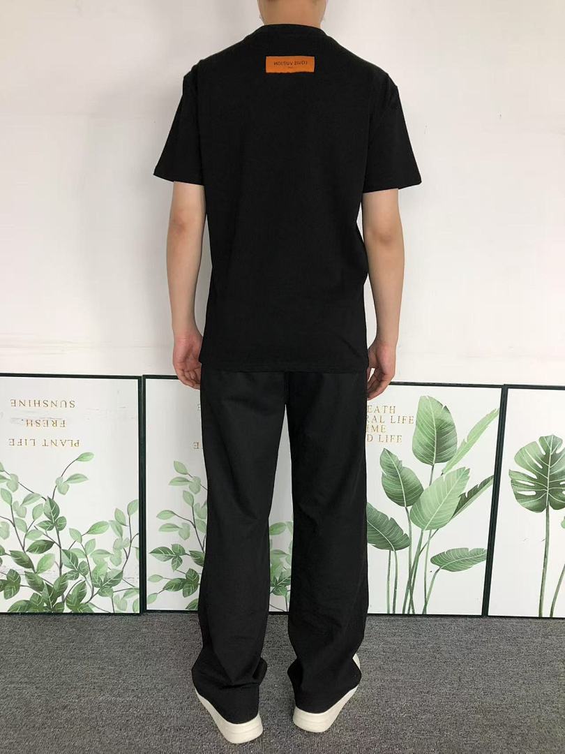 Louis Vuitton 115 L⭐ T-SHIRT 214301315 (Im 170Cm 60Kg I Wear Size S In The Phot) - Image 4
